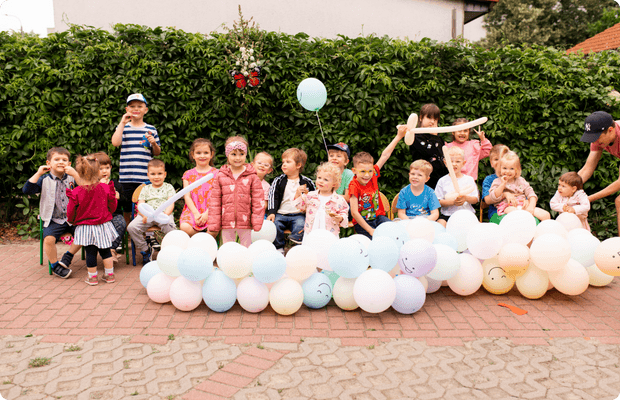 Prywatne przedszkole Warszawa Włochy – bezpieczna opieka i radosne dzieci w Creative Mind School.