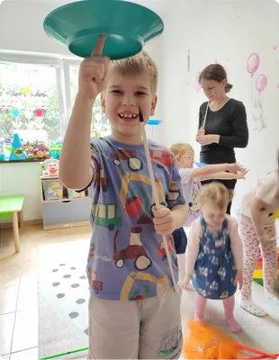 Prywatne przedszkole Piaseczno – bezpieczna opieka i radosne dzieci w Creative Mind School.